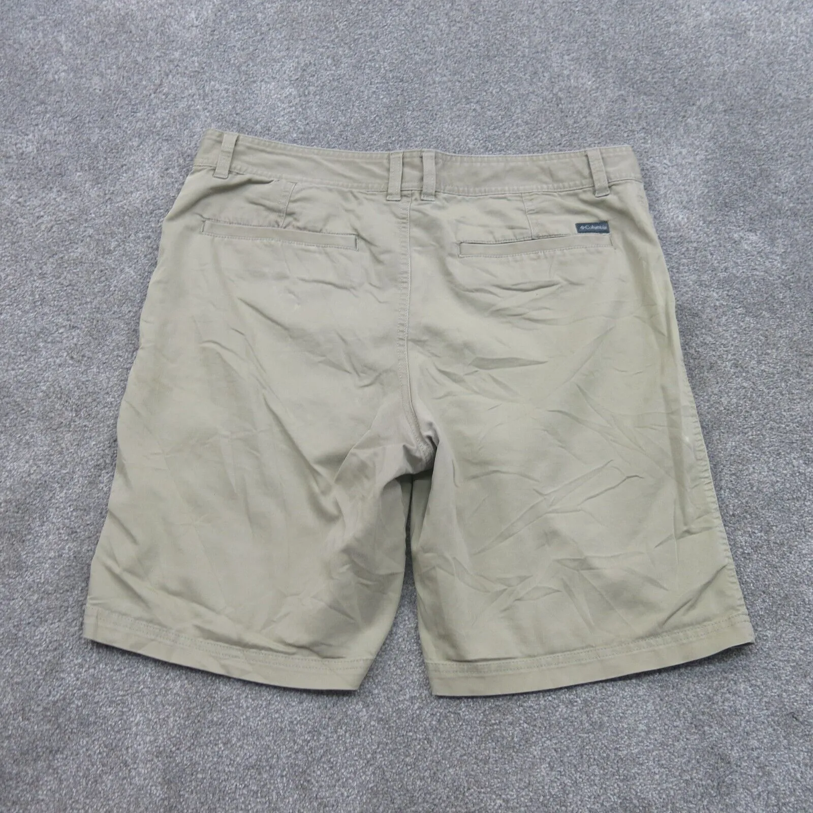 Columbia Sportswear Bermuda Shorts Men's Size 10 Tank Khaki Super Stretch Shorts