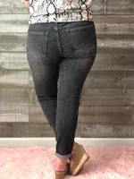 Judy Blue Plus Mid Rise Black Handsand Boyfriend Jean