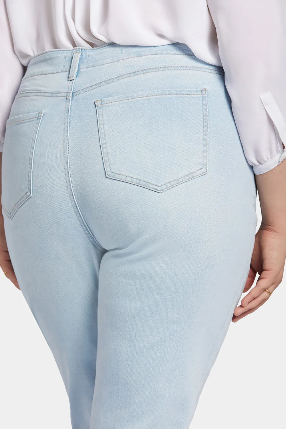 Margot Girlfriend Jeans In Plus Size - Brightside